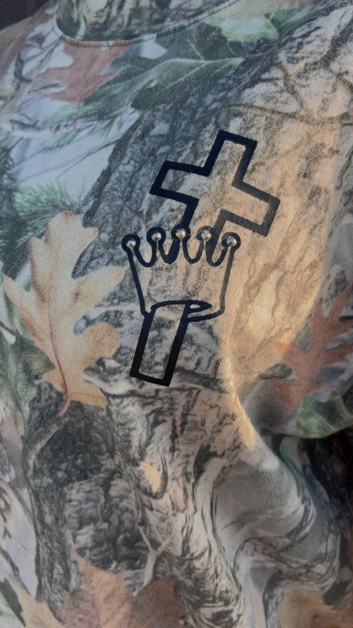 GGM! INVITE JESUS. DEADWOOD CAMO TEE