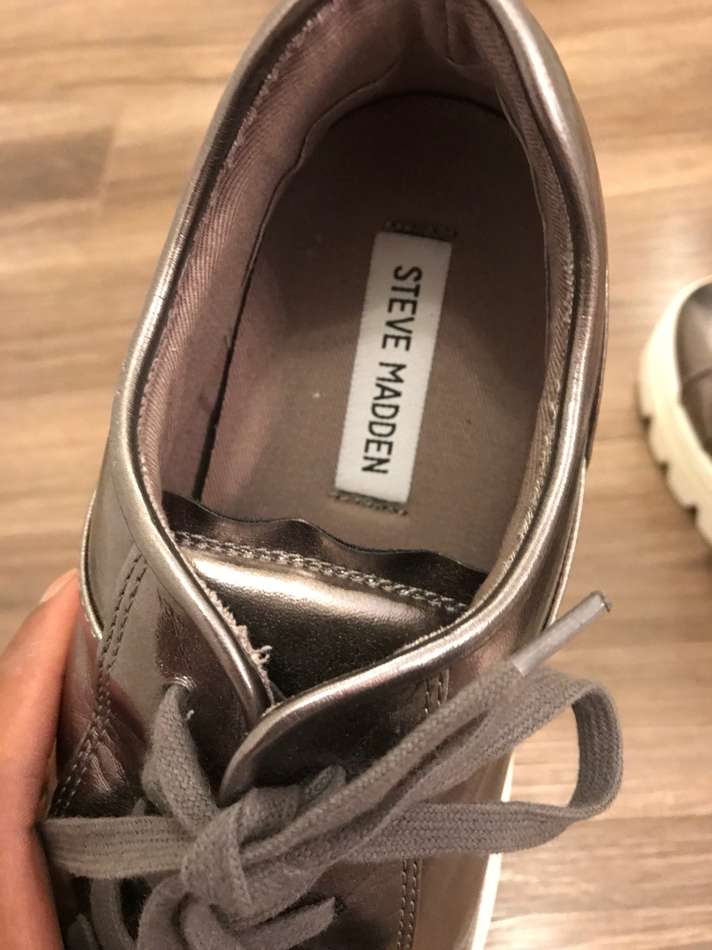 Steve Madden Metallic Sneakers! Size 9.5