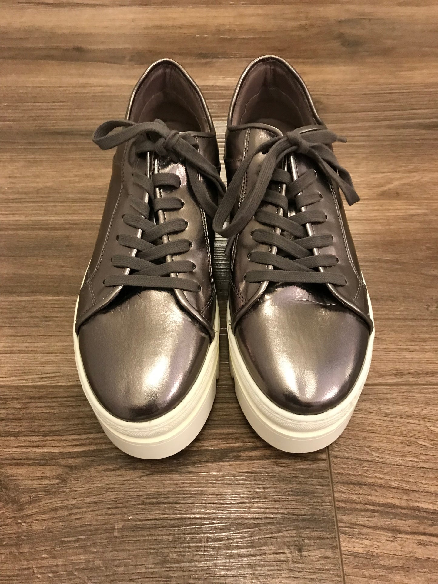 Steve Madden Metallic Sneakers! Size 9.5