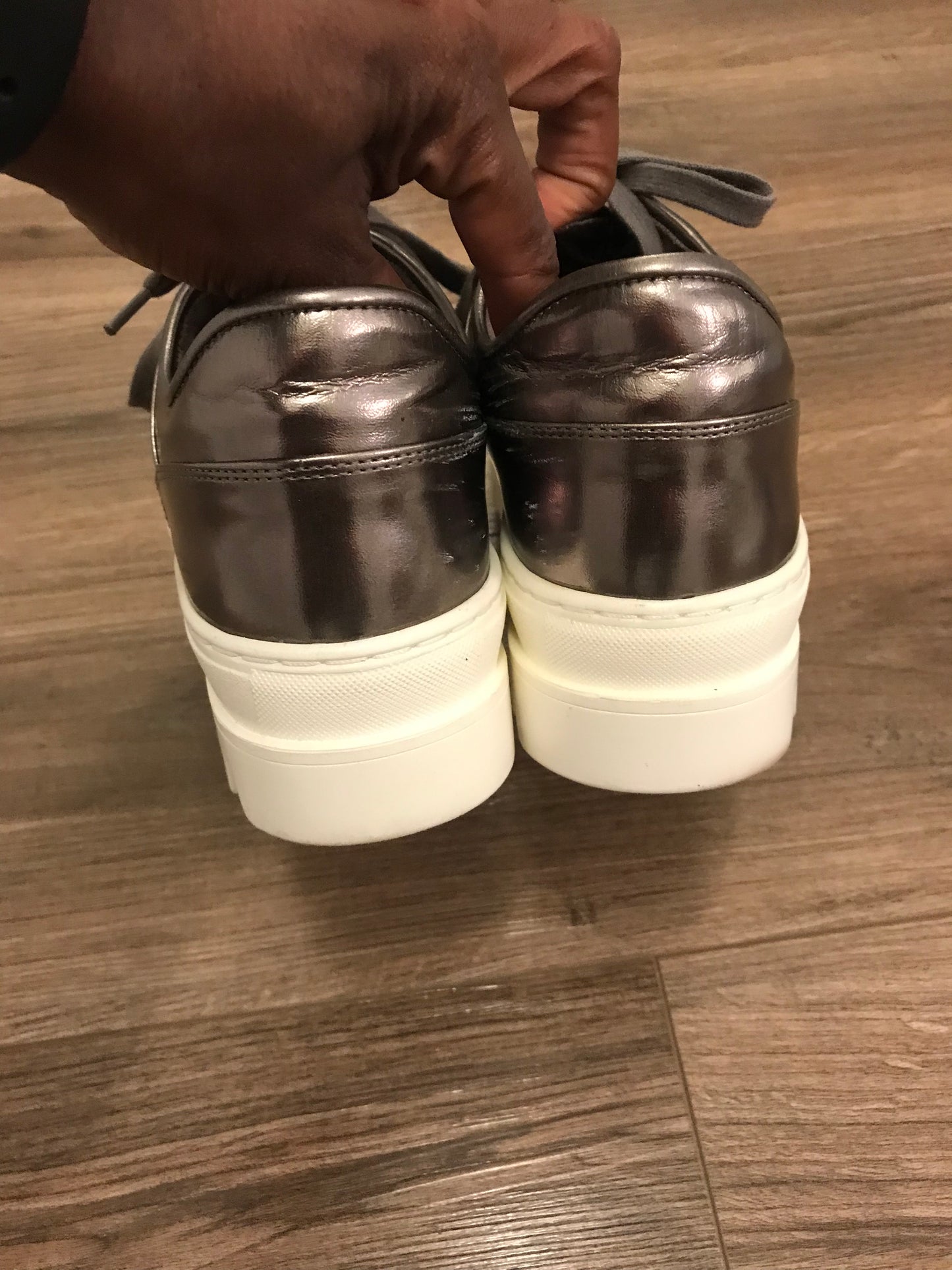 Steve Madden Metallic Sneakers! Size 9.5