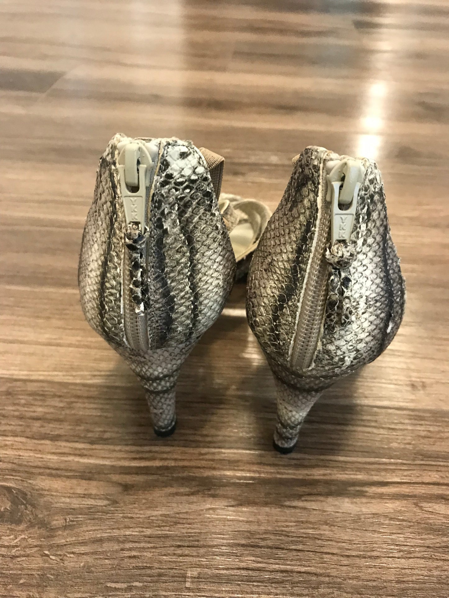 Stuart Weitzman Snakeskin Heels! Size 7.5