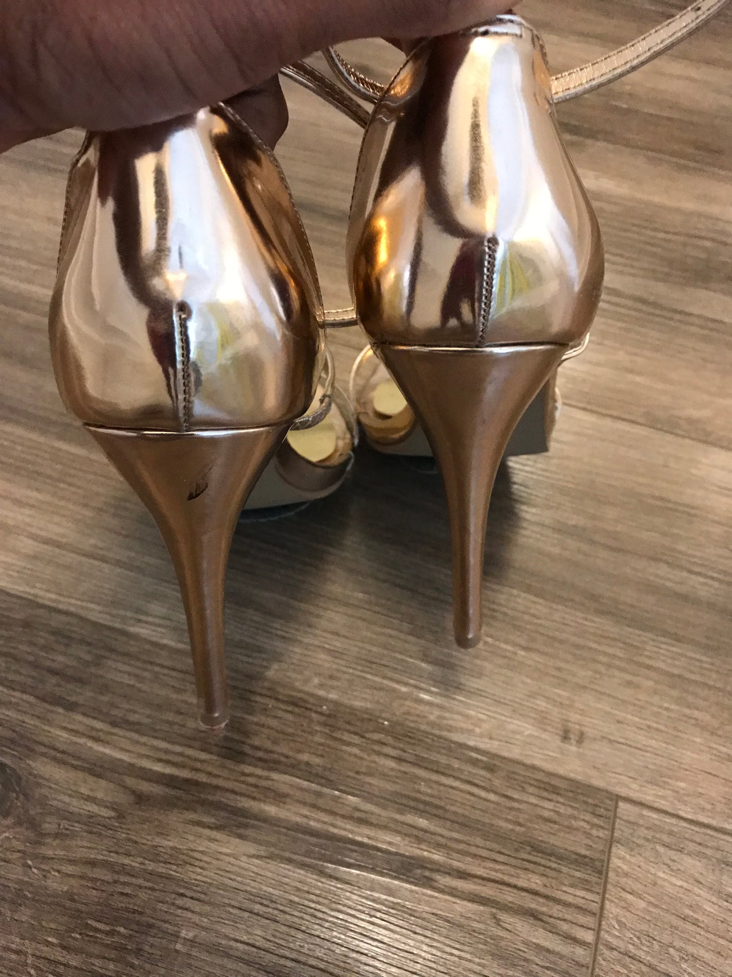 Chic Rose Gold Heels: Size 7