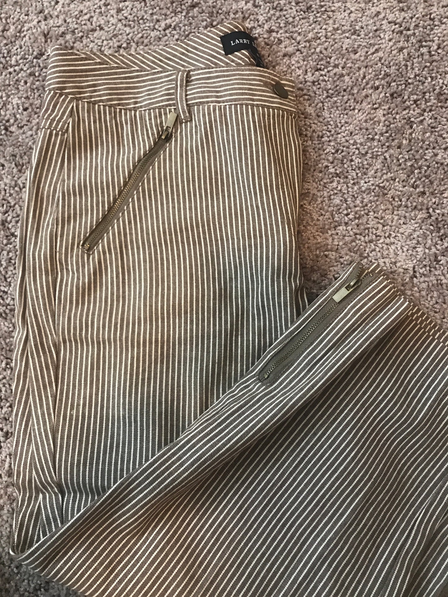 Larry Levine 2-Piece: Vest- M Capri Pants-10