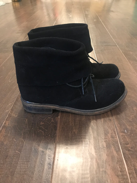 Black Suede Slouch Booties: Sz 9