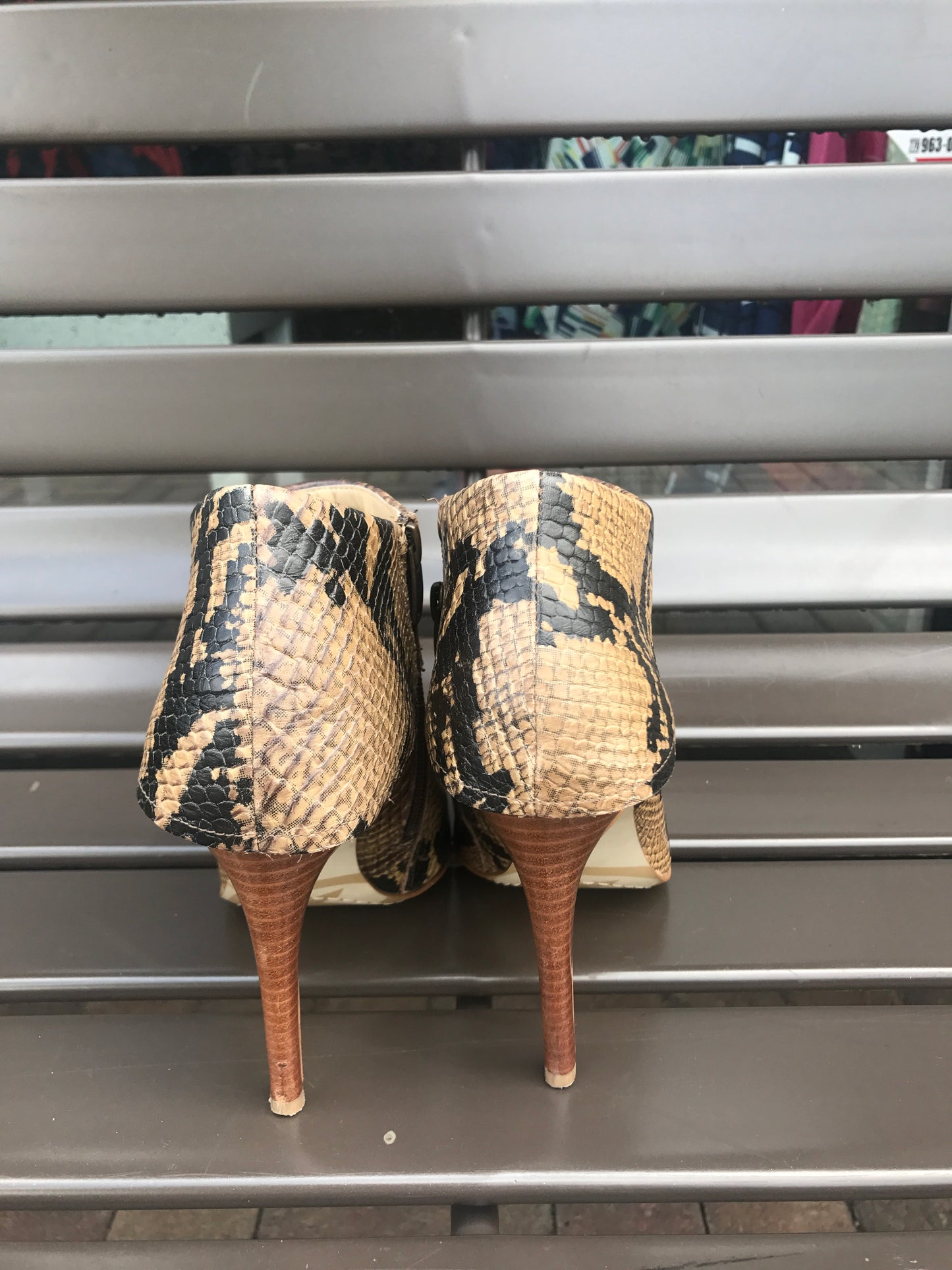 Rachel Roy Snake Booties: Sz 6.5