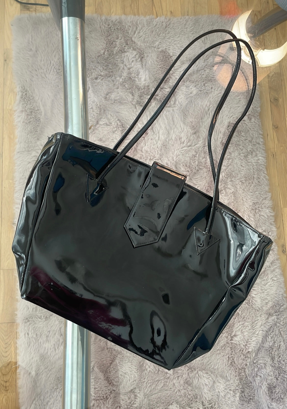 HANDBAGS! Black Patent Tote.