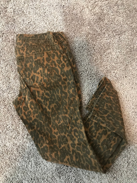 Leopard Straight Leg Denim: Sz 8