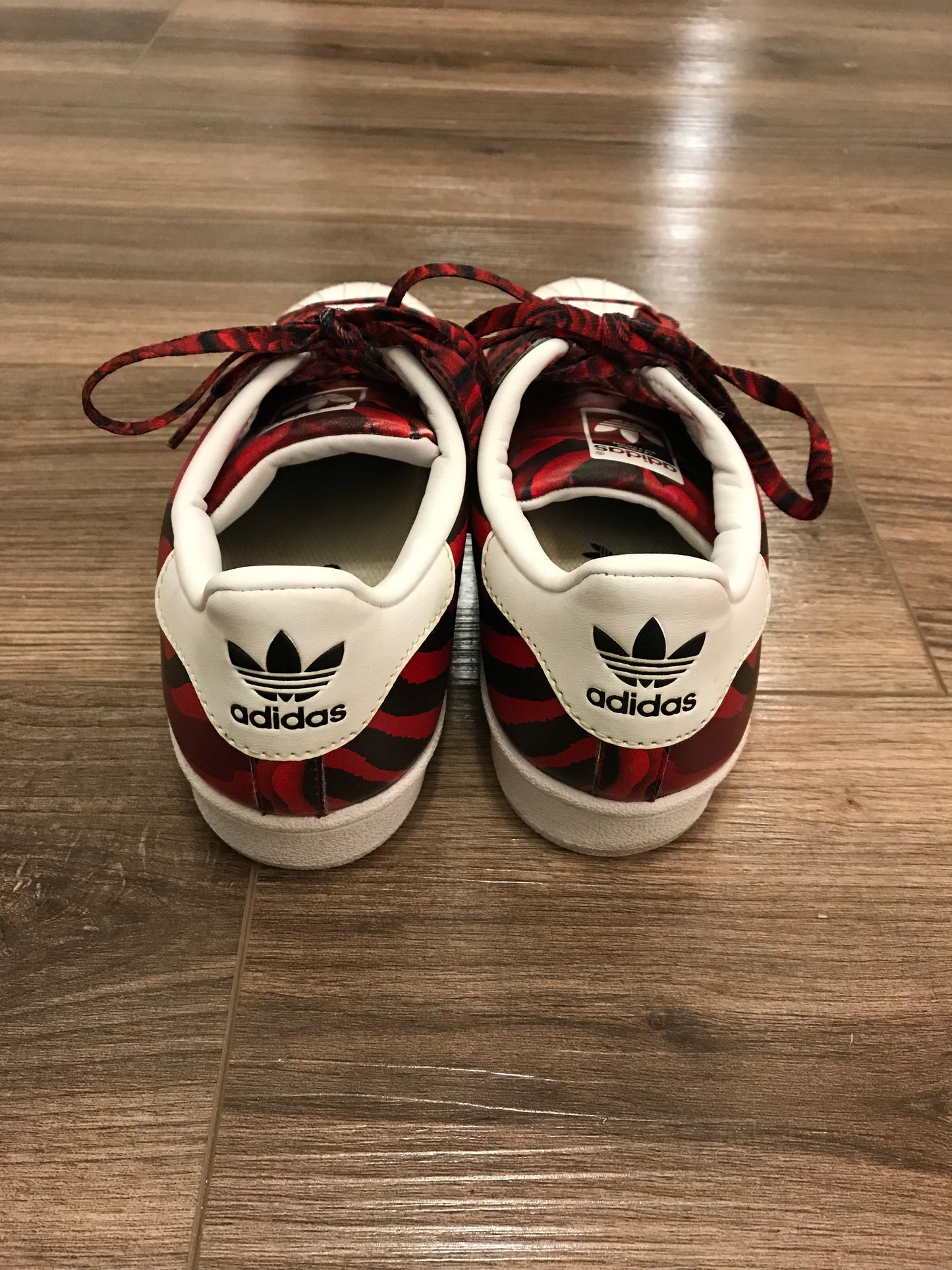 Adidas Red Camo Superstars: Size 6.5