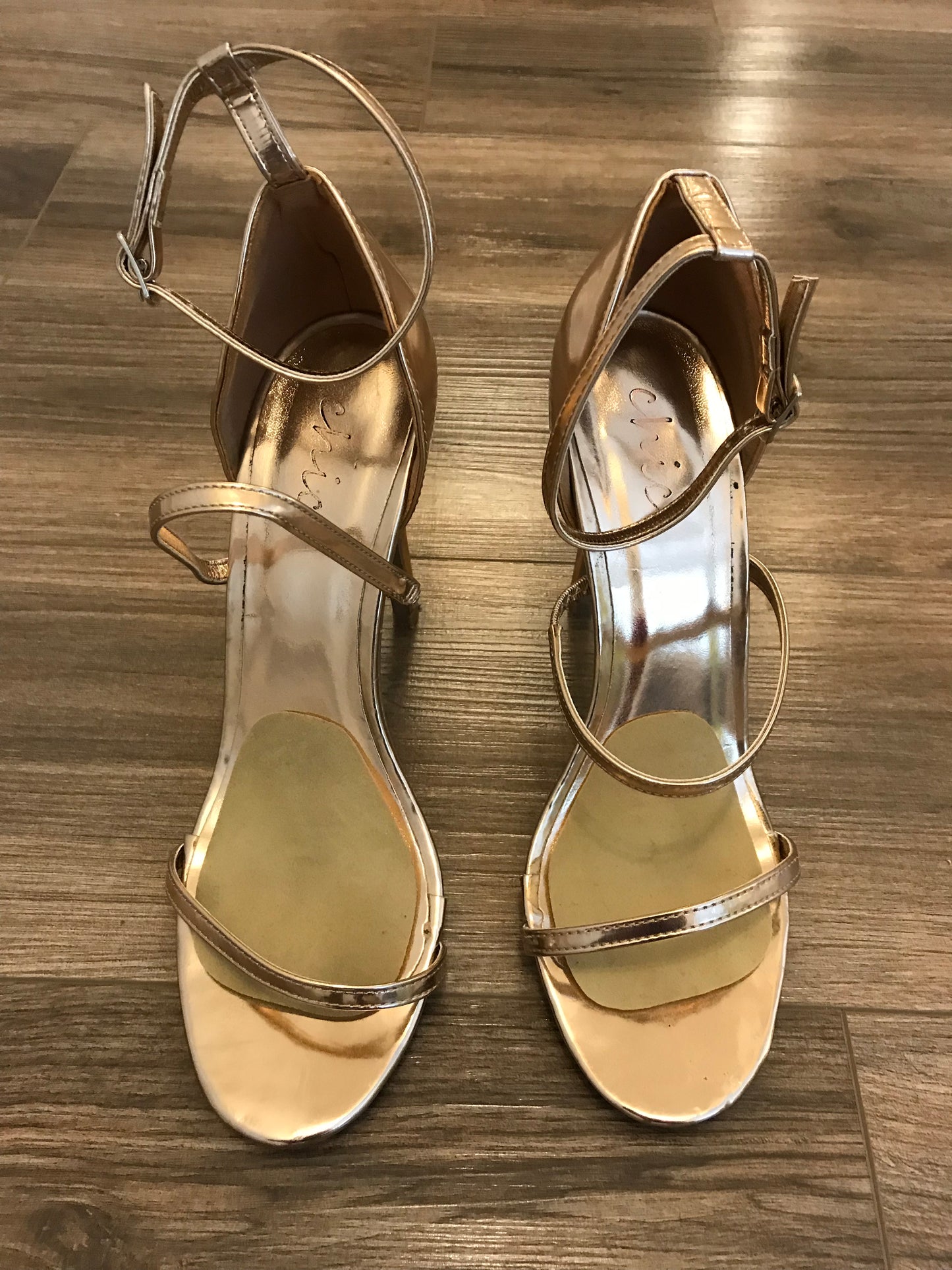 Chic Rose Gold Heels: Size 7