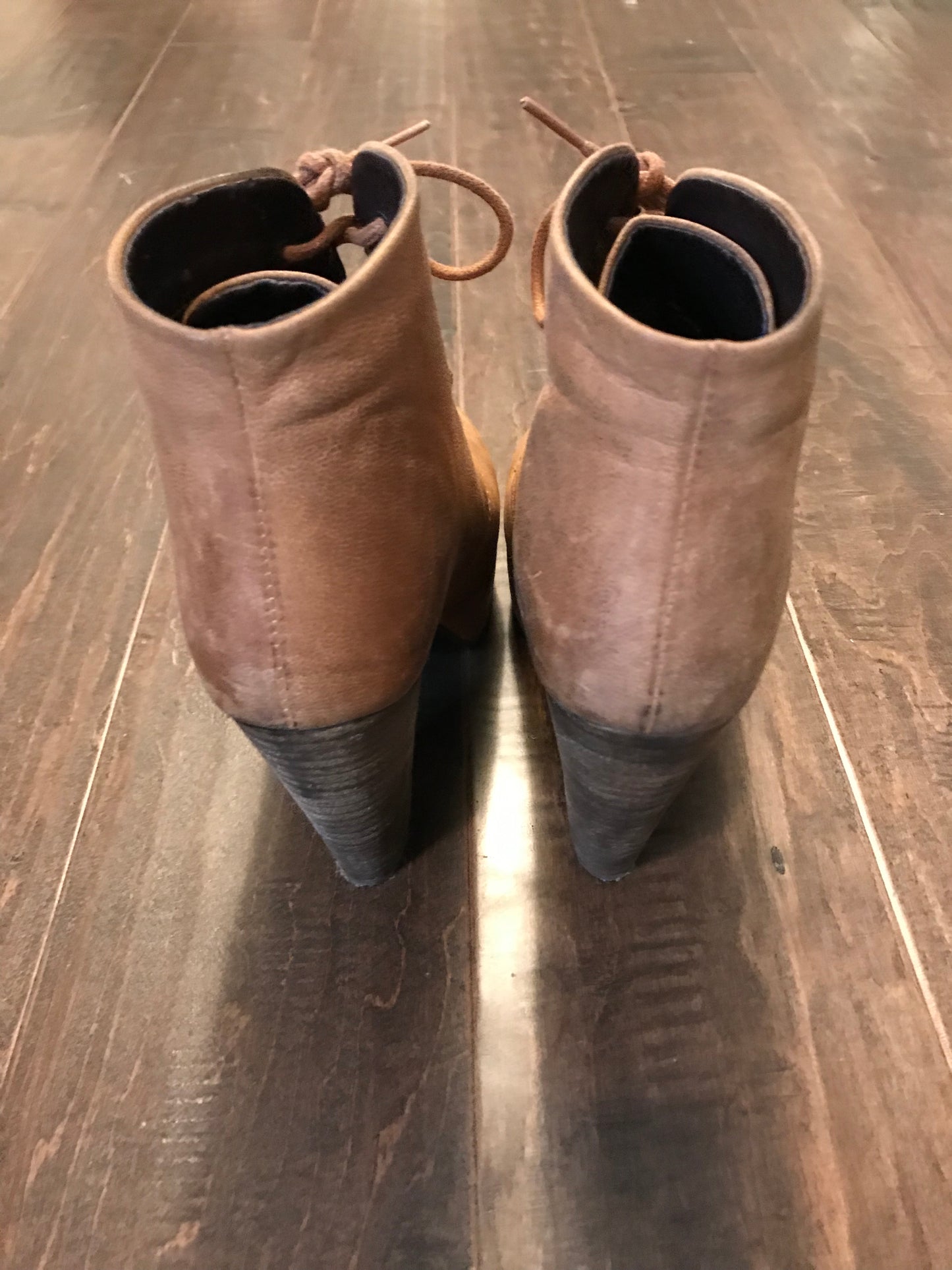 Steve Madden Distressed Booties: Size 7
