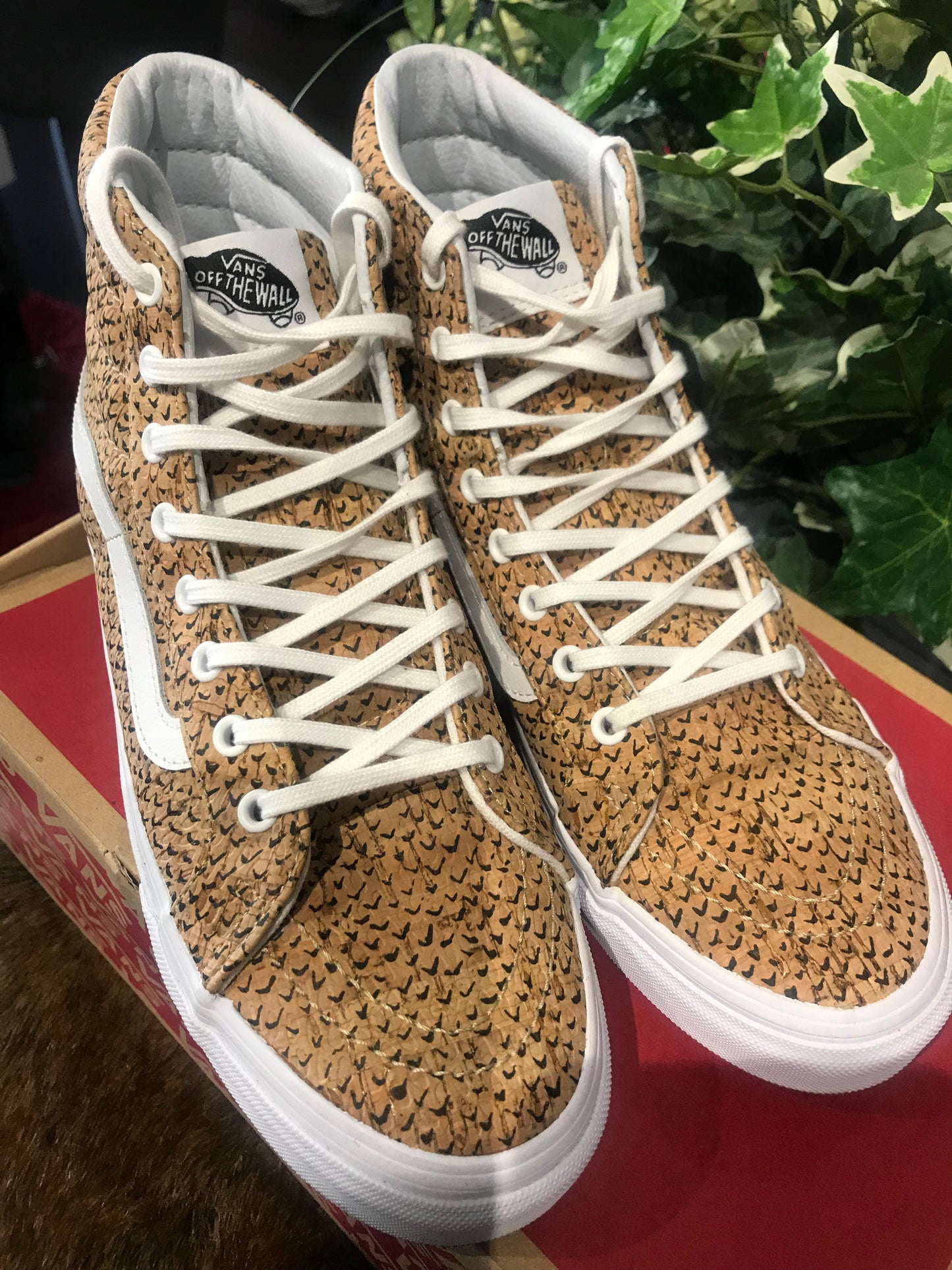 Vans Cork High Tops: Sz 8/8.5