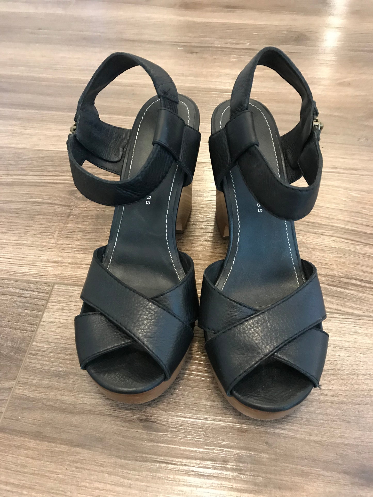 Marc Jacobs Leather Sandals! Size 40