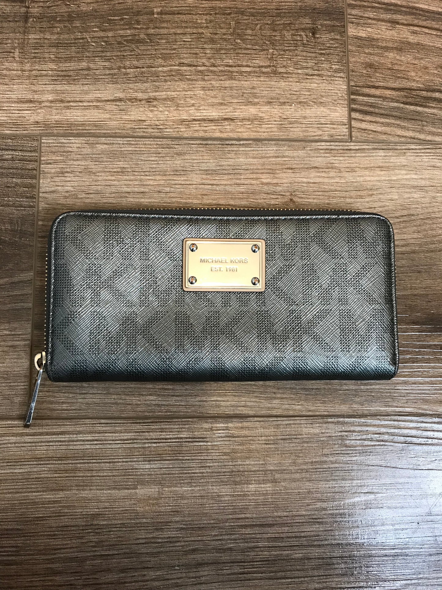Michael Kors Metallic Zippy Wallet!