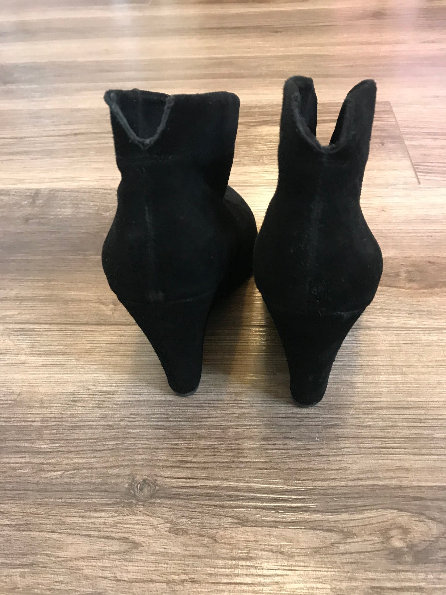 Steve Madden Suede Wedge Booties! Size 8.5