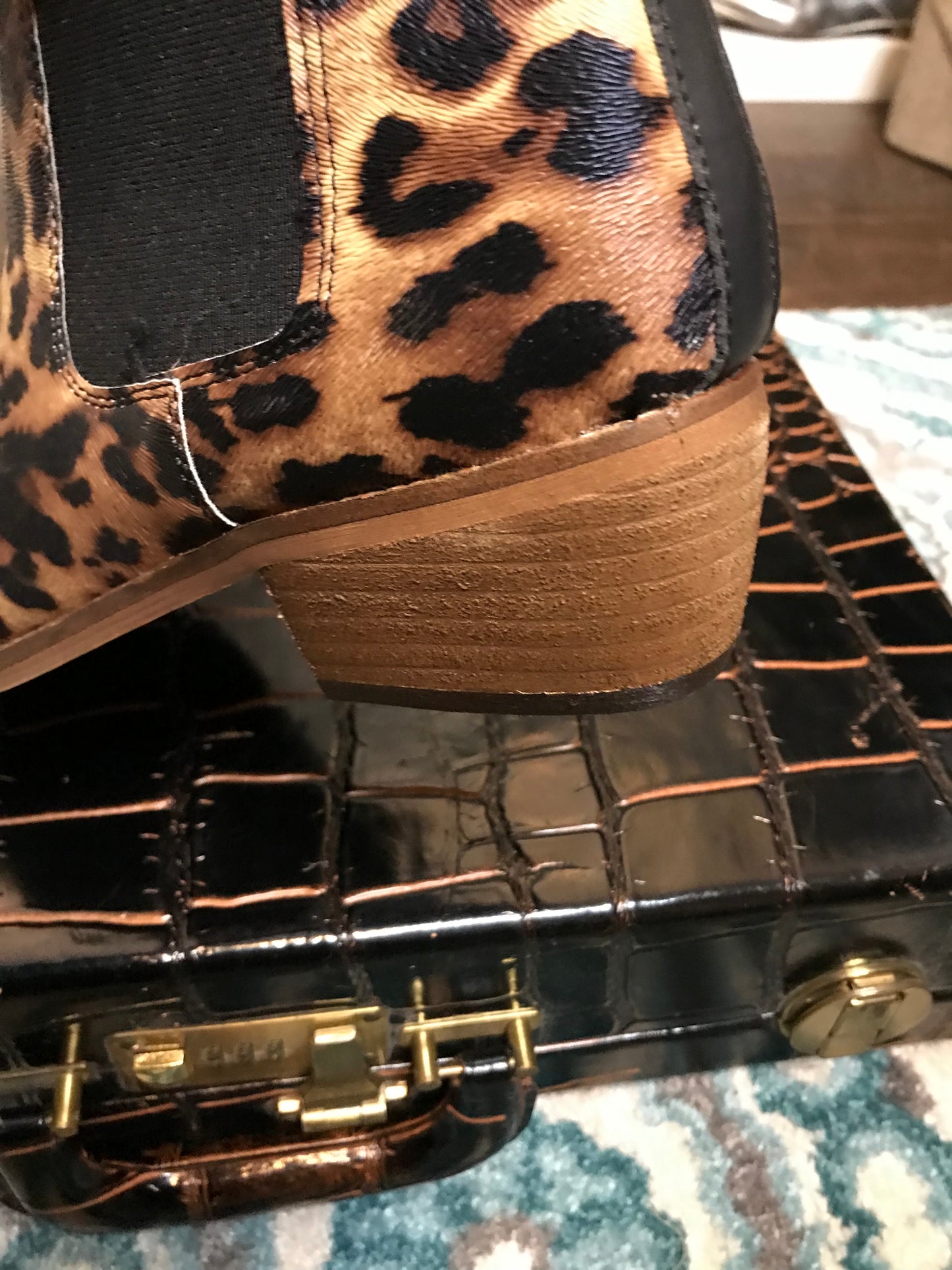 Leopard Chelsea Booties! Sizes 6-10