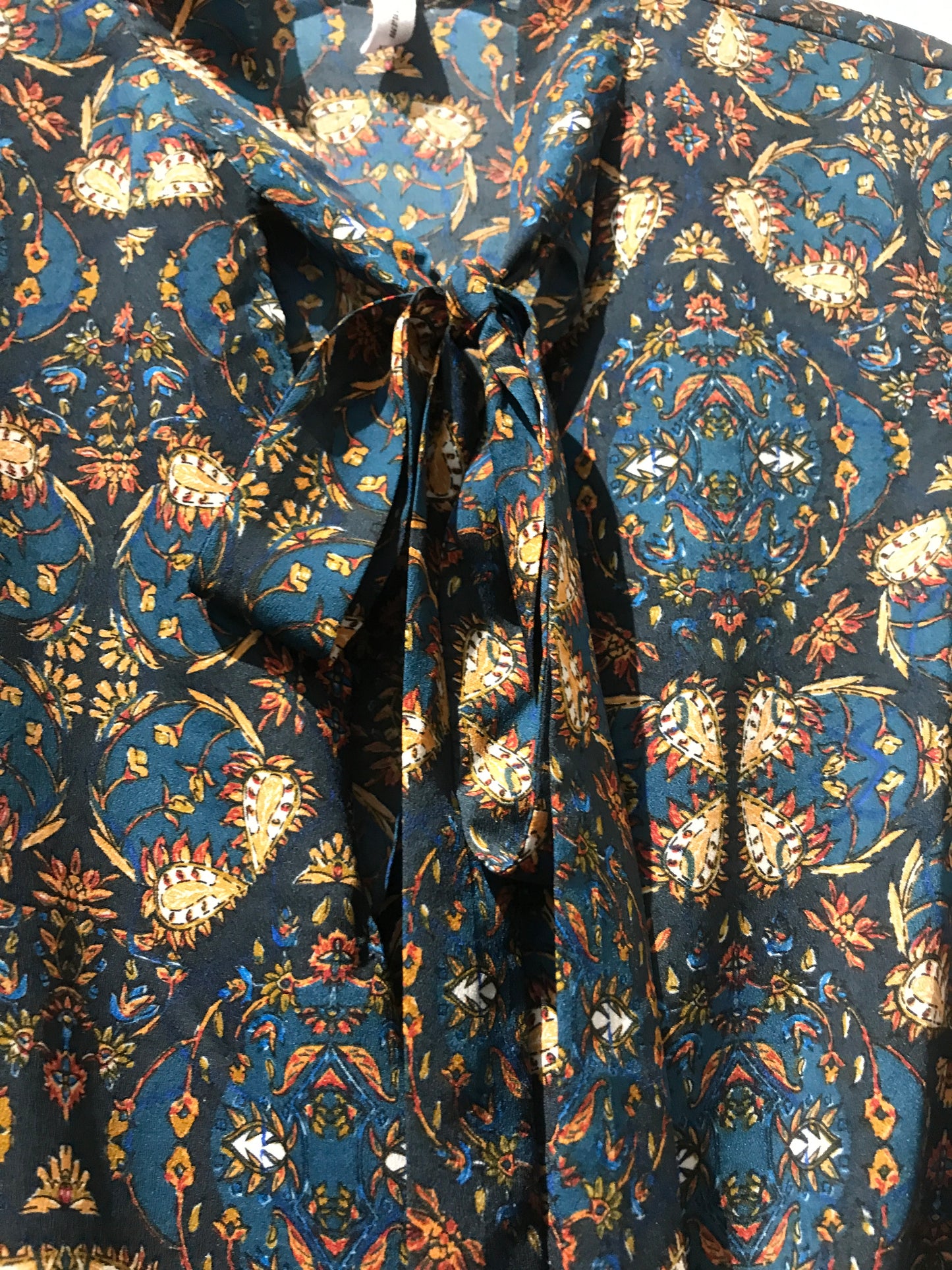 BCBG Printed Bow Blouse: Sz XXS