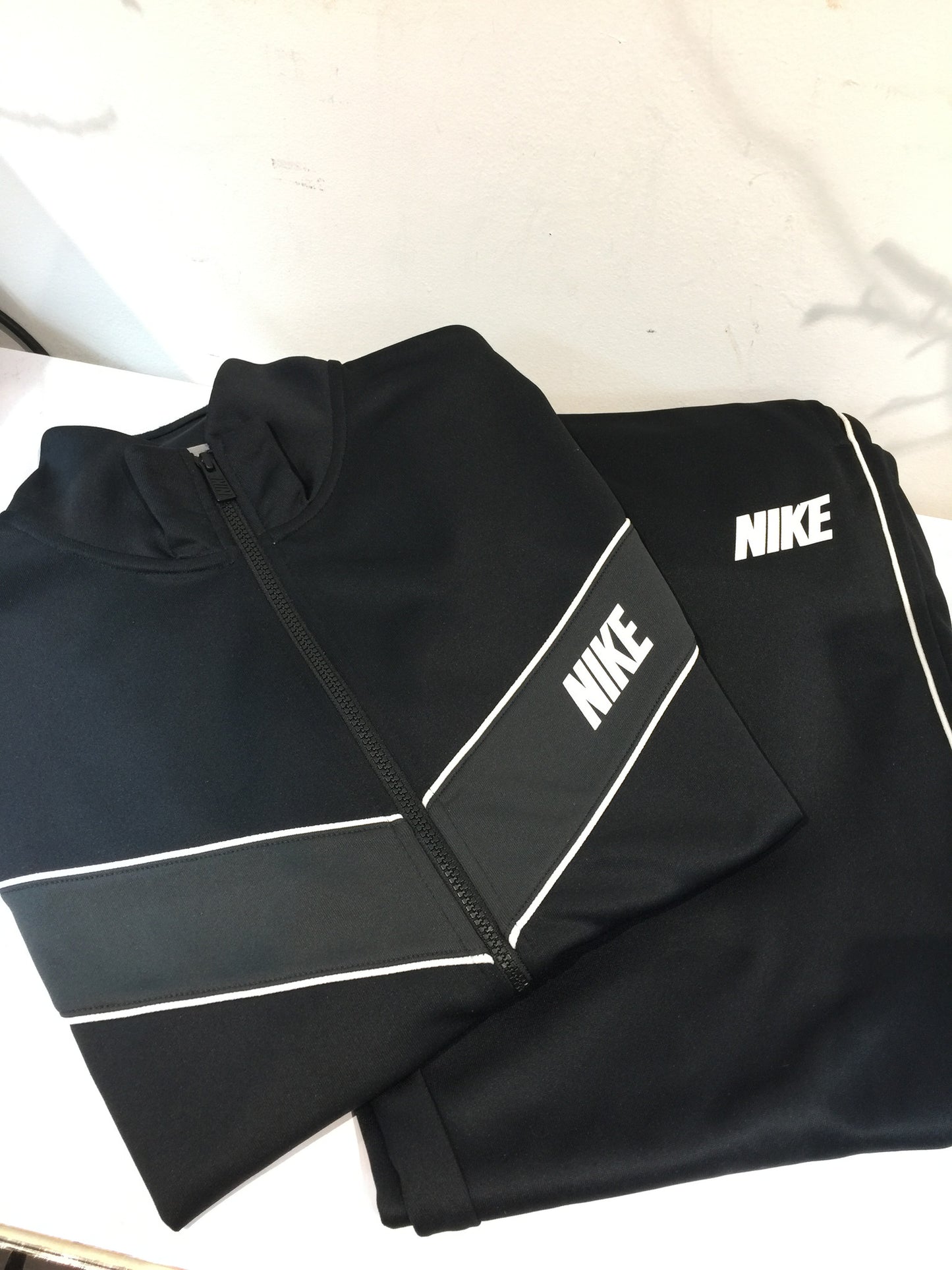 NIKE Blk/Wht Track Suit: Sz 2X
