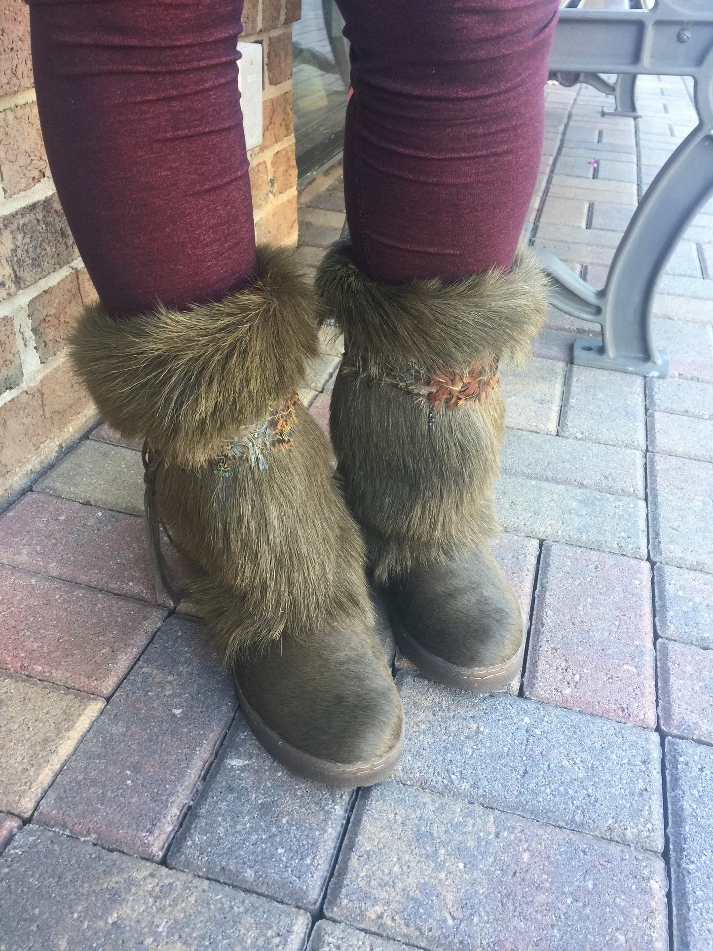 BEARPAW Fur & Feather Boots: Sz 8