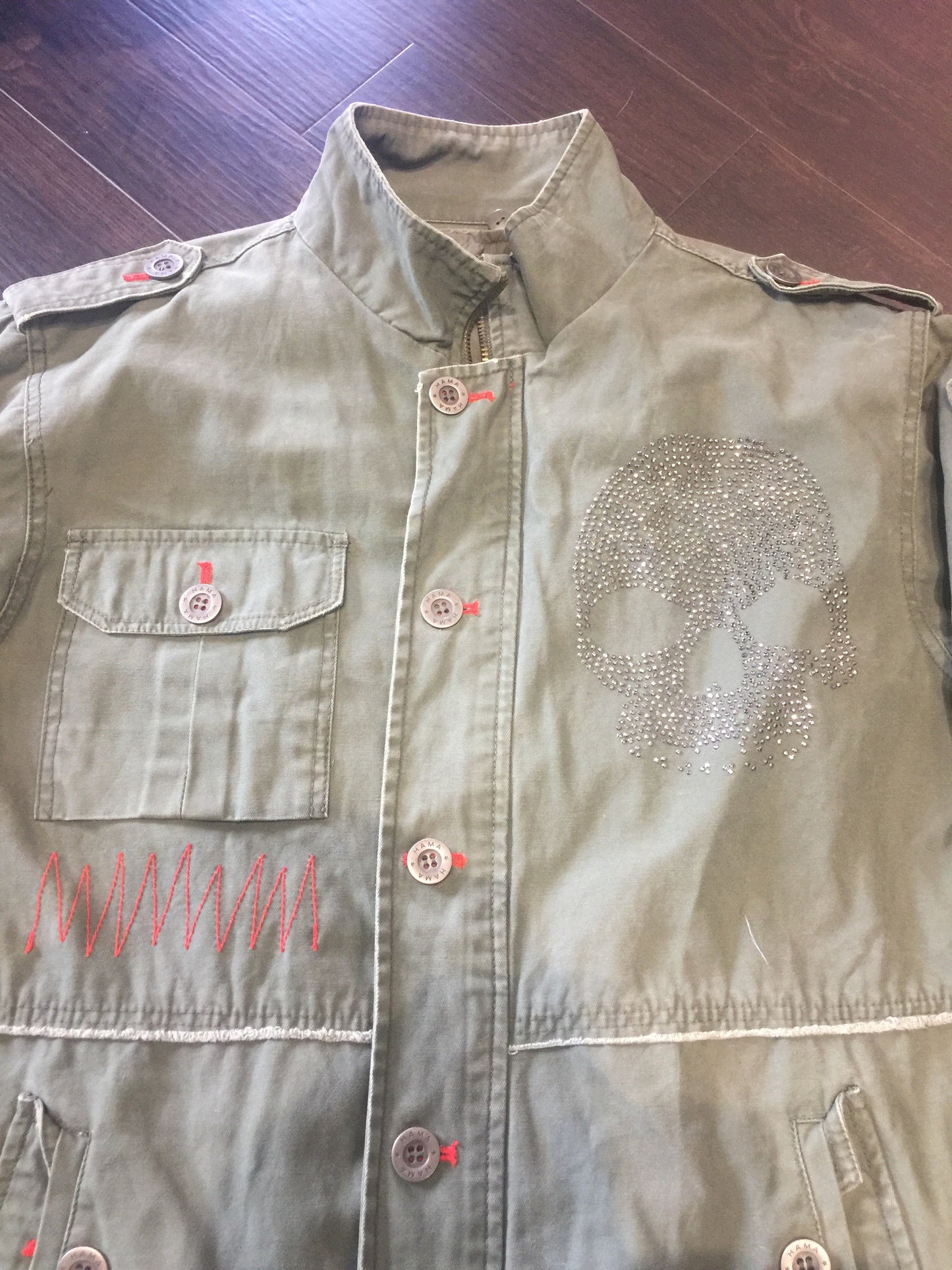 Men's Embossed Skull Cargo: Sz M/L