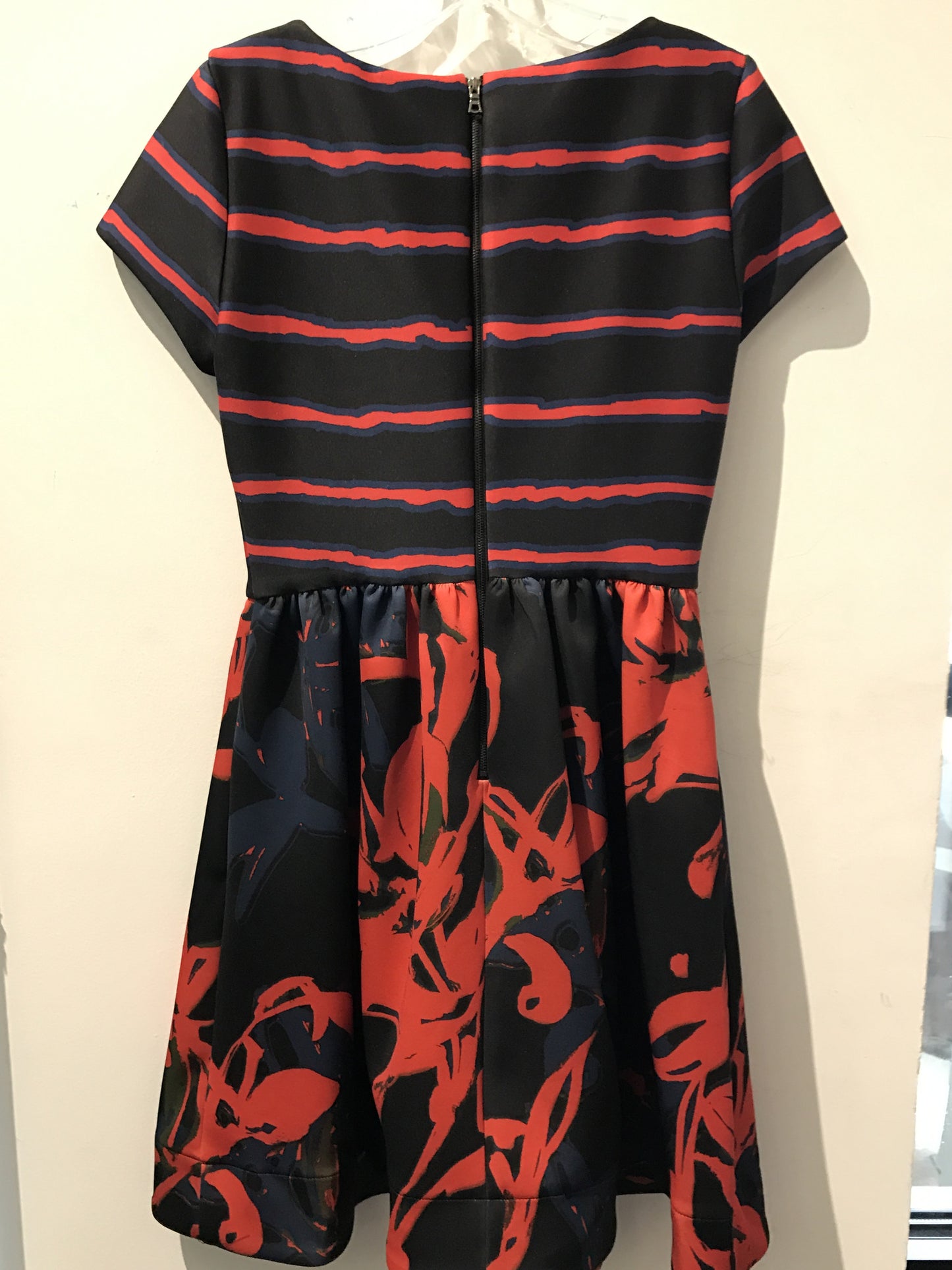 Taylor Floral Printed Dress: Sz 6