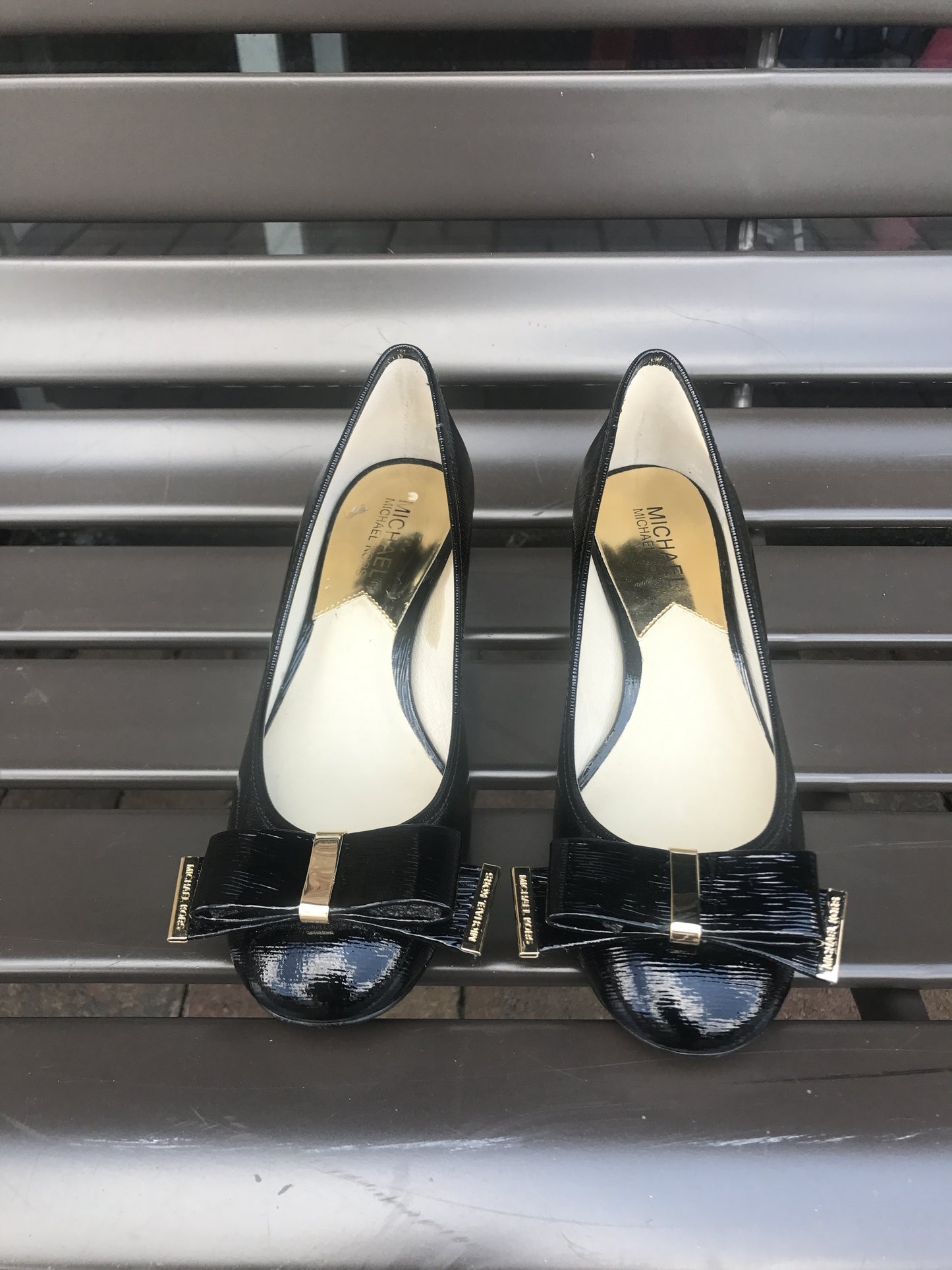 Michael Kors Patent Bow Shoes: Sz 7M
