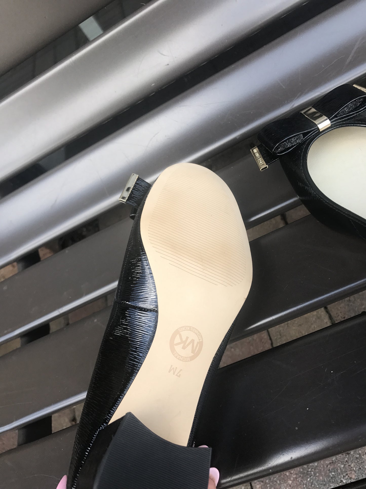 Michael Kors Patent Bow Shoes: Sz 7M