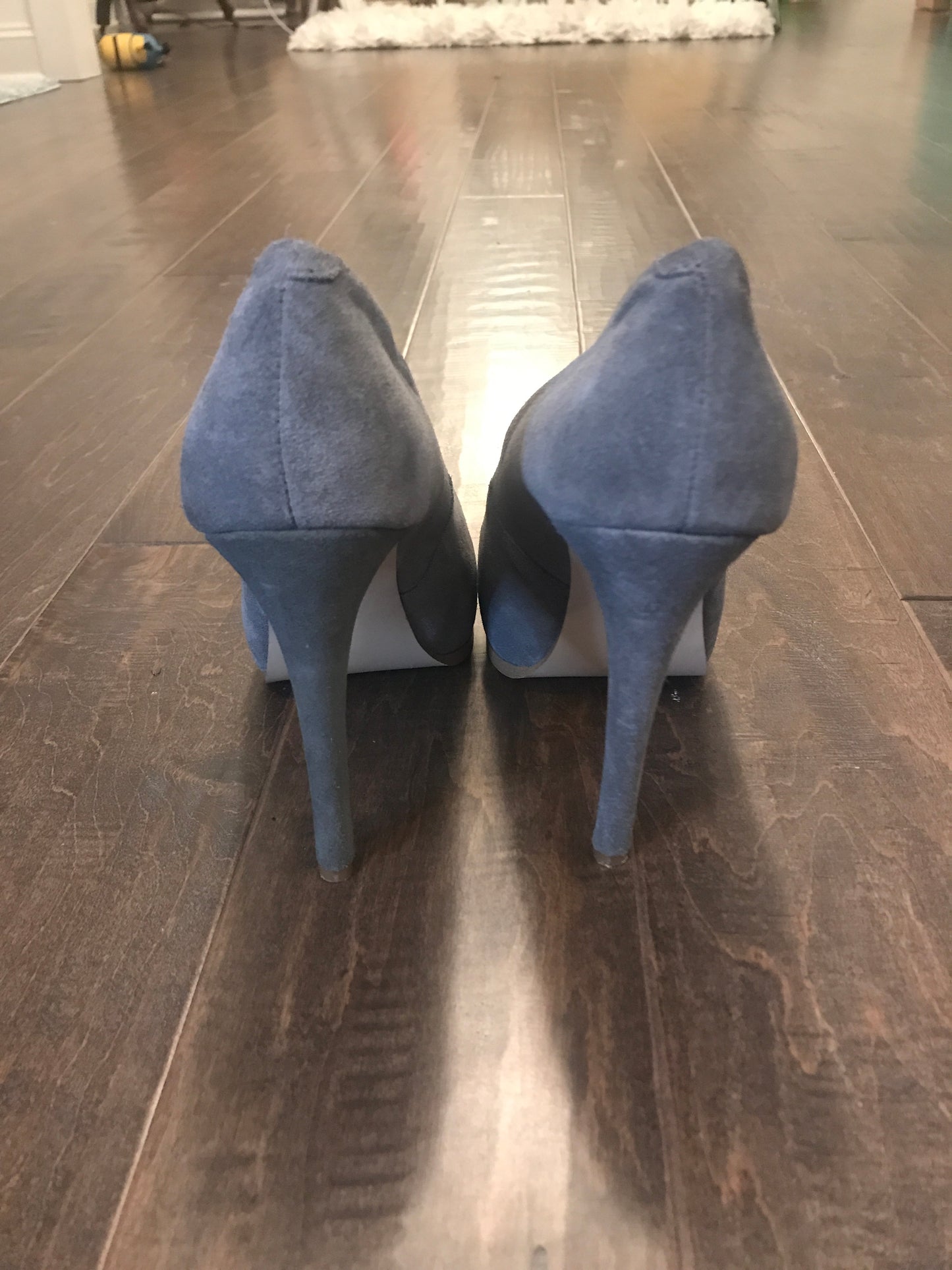 Kelsi Suede Heels: Sz 9.5