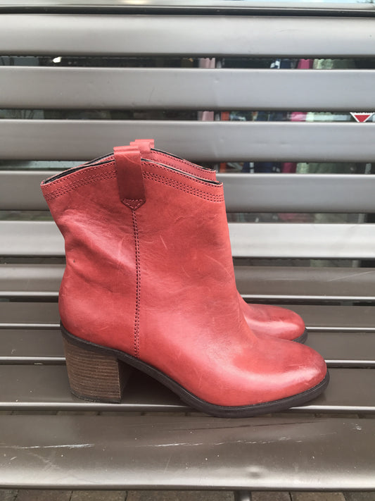 Boutique 9 Red Leather Cowboy Boots: Size 8.5