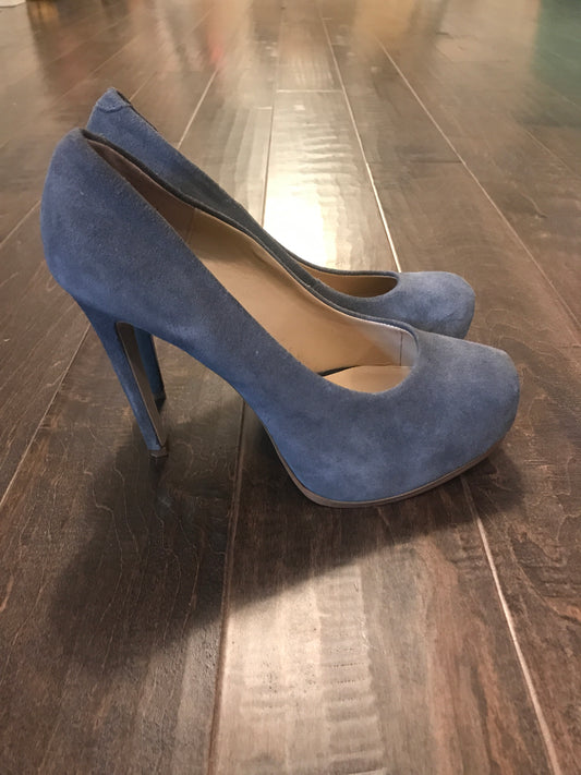 Kelsi Suede Heels: Sz 9.5
