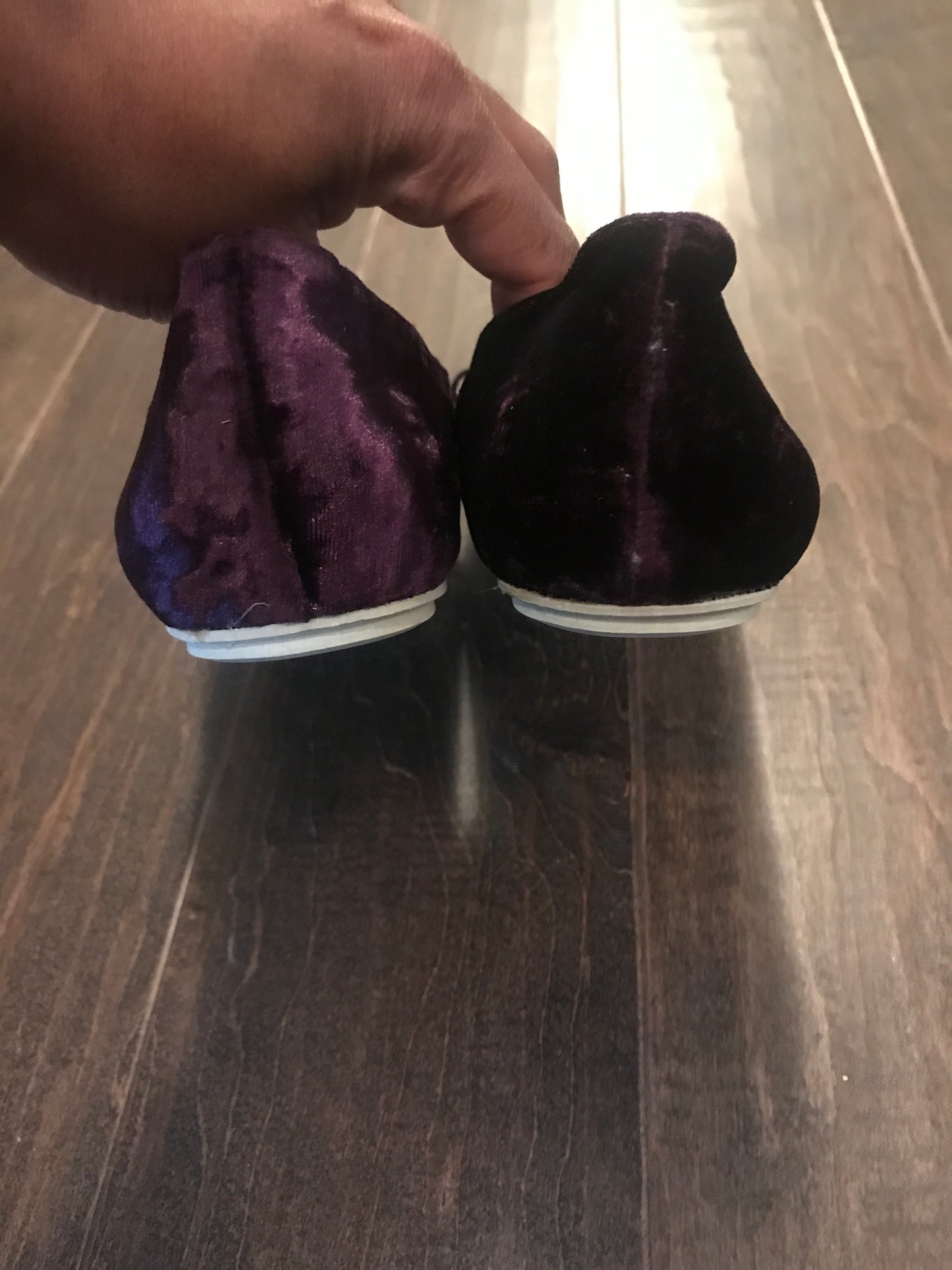 Kimchi Blue Crushed Velvet Flats: Sz 9