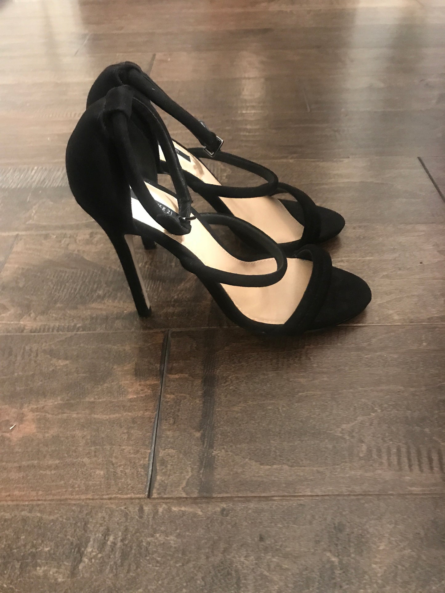 F21 Faux Suede Heels: Sz 6