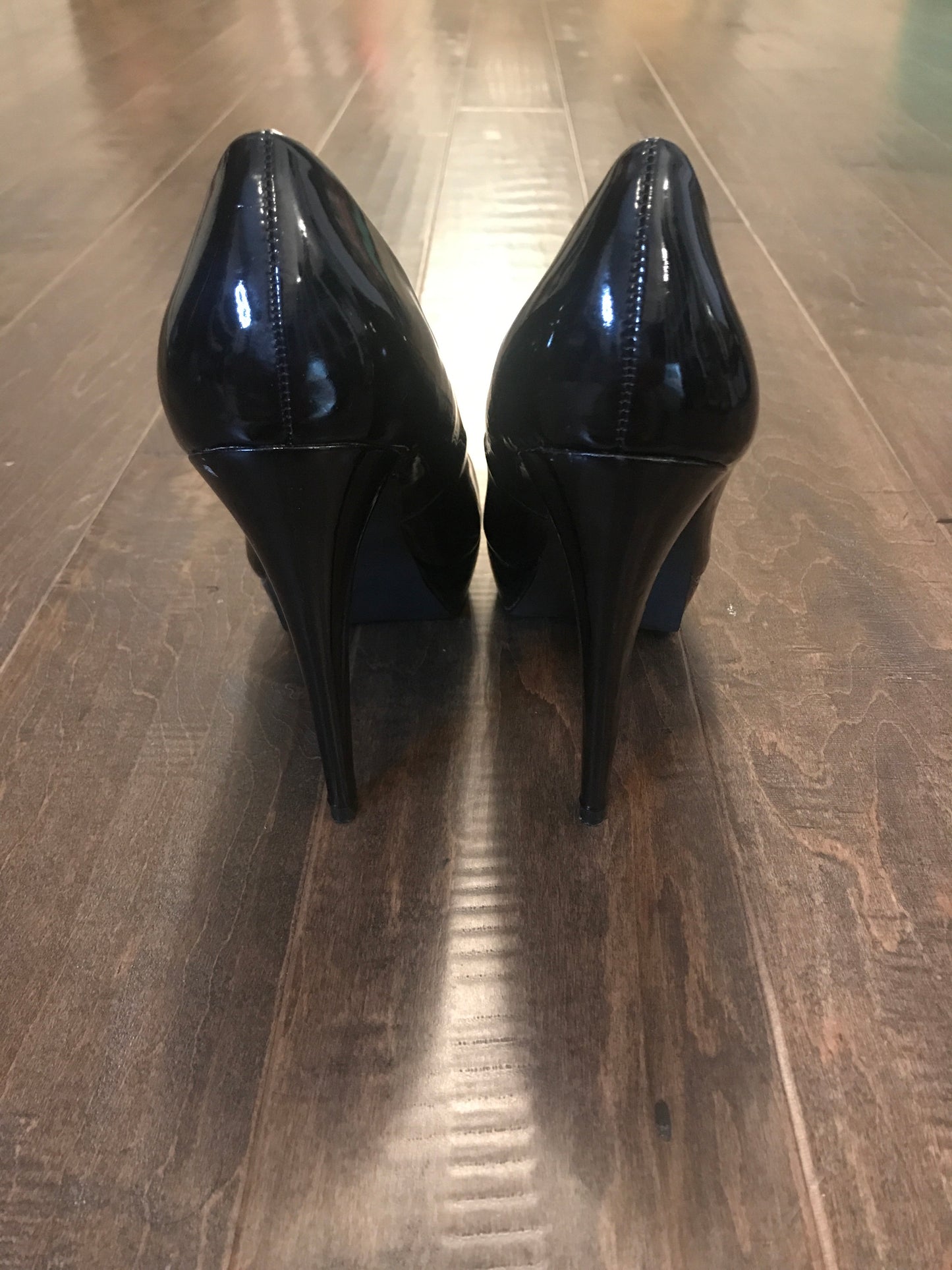 Guess Patent Heels: Sz 8.5