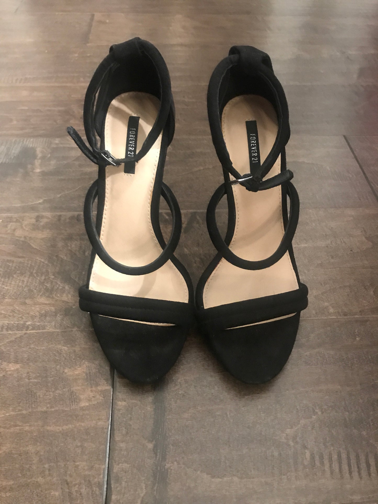 F21 Faux Suede Heels: Sz 6