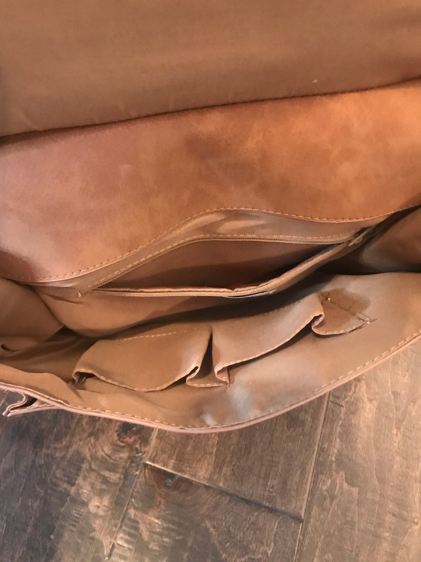 Kenneth Cole Crossbody