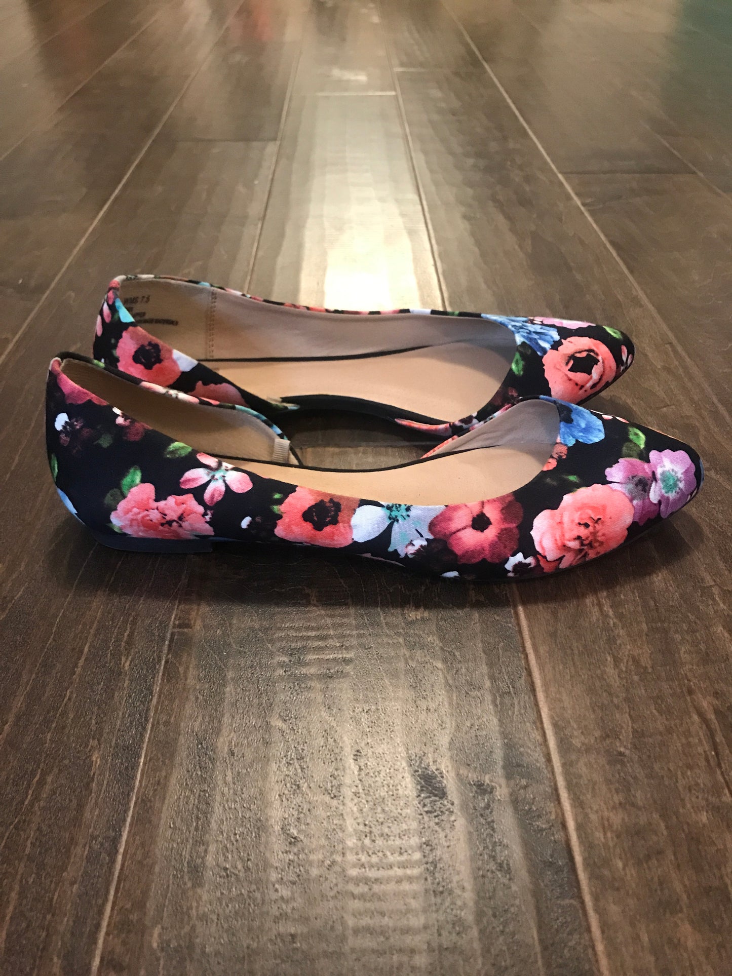 Report Floral Flats: Sz 7.5